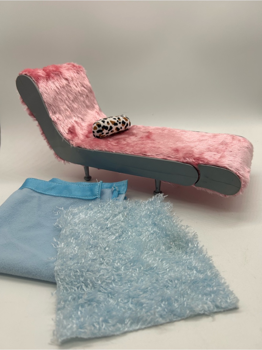 Bratz Funky Fashion Chill Out Lounge Chaise Bed